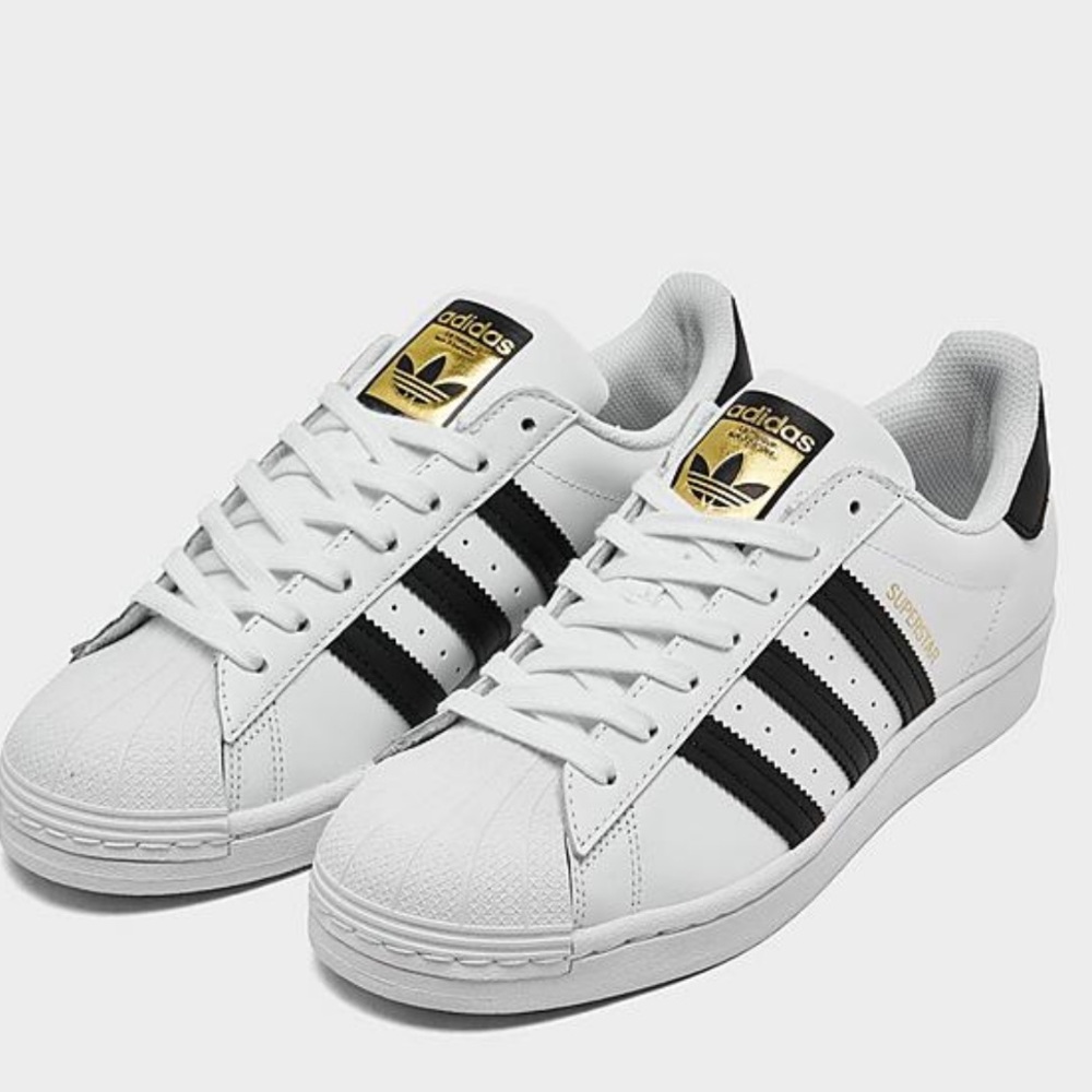 Adidas Superstar shell toe sneaker white/black size 7.